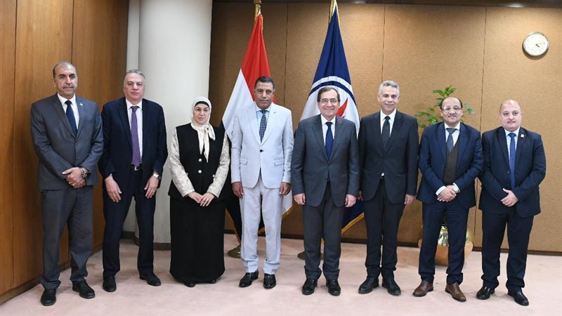 تفاصيل توسعات «النيل للبترول» فى خدمات تموين السيارات بالغاز